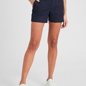 Banana Republic Tailored Shorts (Petite, Size 6)